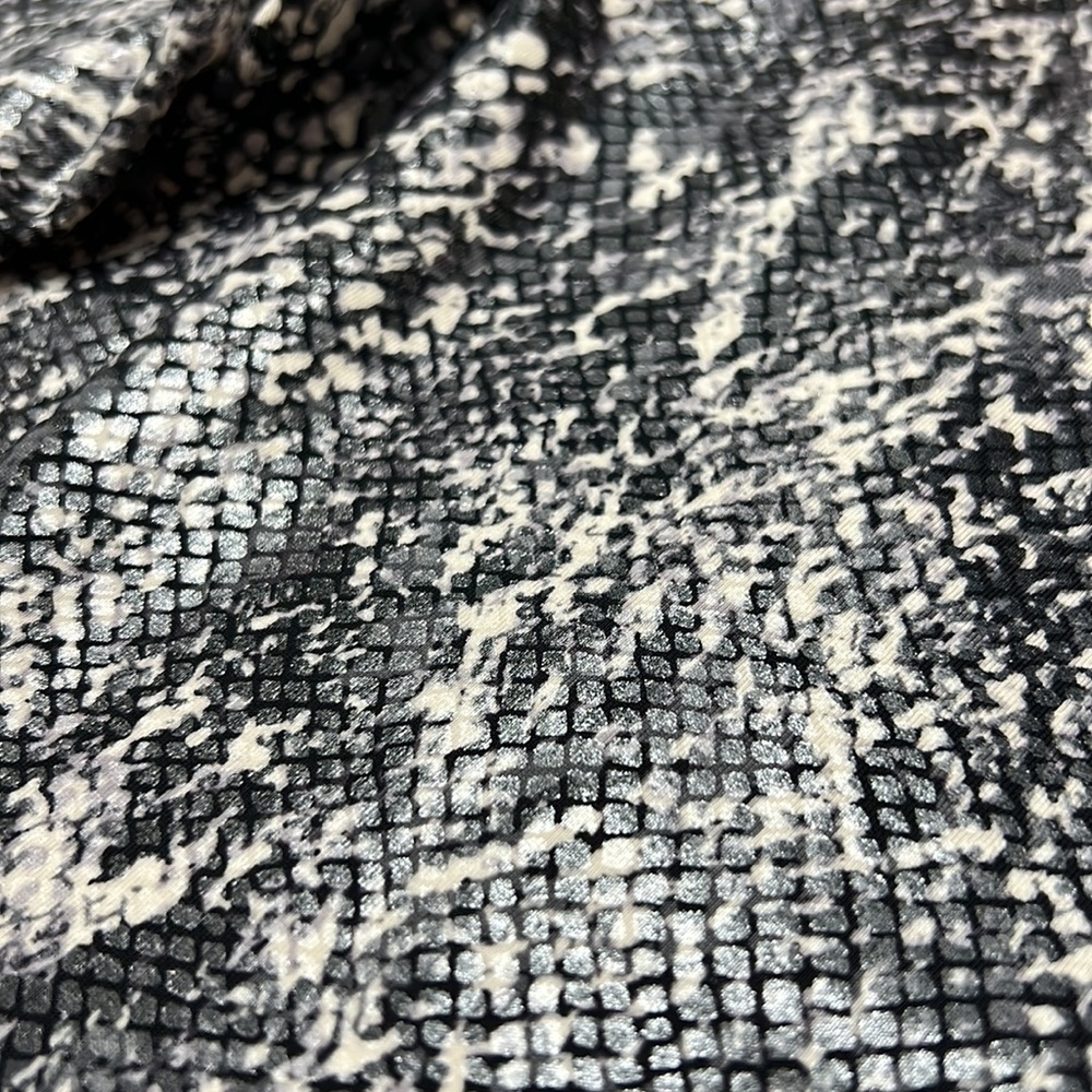 SPANX Faux Leather Snake Shine Leggings - Picture 4 of 11